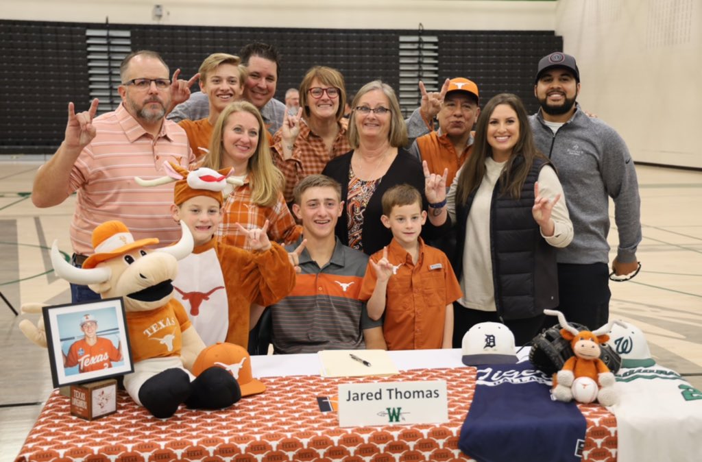 jaredthomas02's tweet photo. Showed out in the burnt orange today! It’s official @TexasBaseball https://t.co/2MZ0IPdmp7