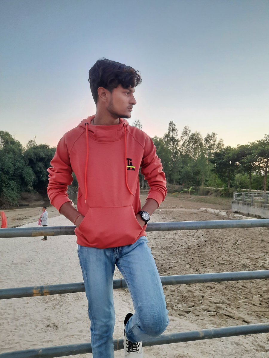 Tera Khayal Dil Se Mitaya Nahi Abhi,
BeWafa Maine Tujhko Bhulaya Nahi Abhi #vlogerboyshivam