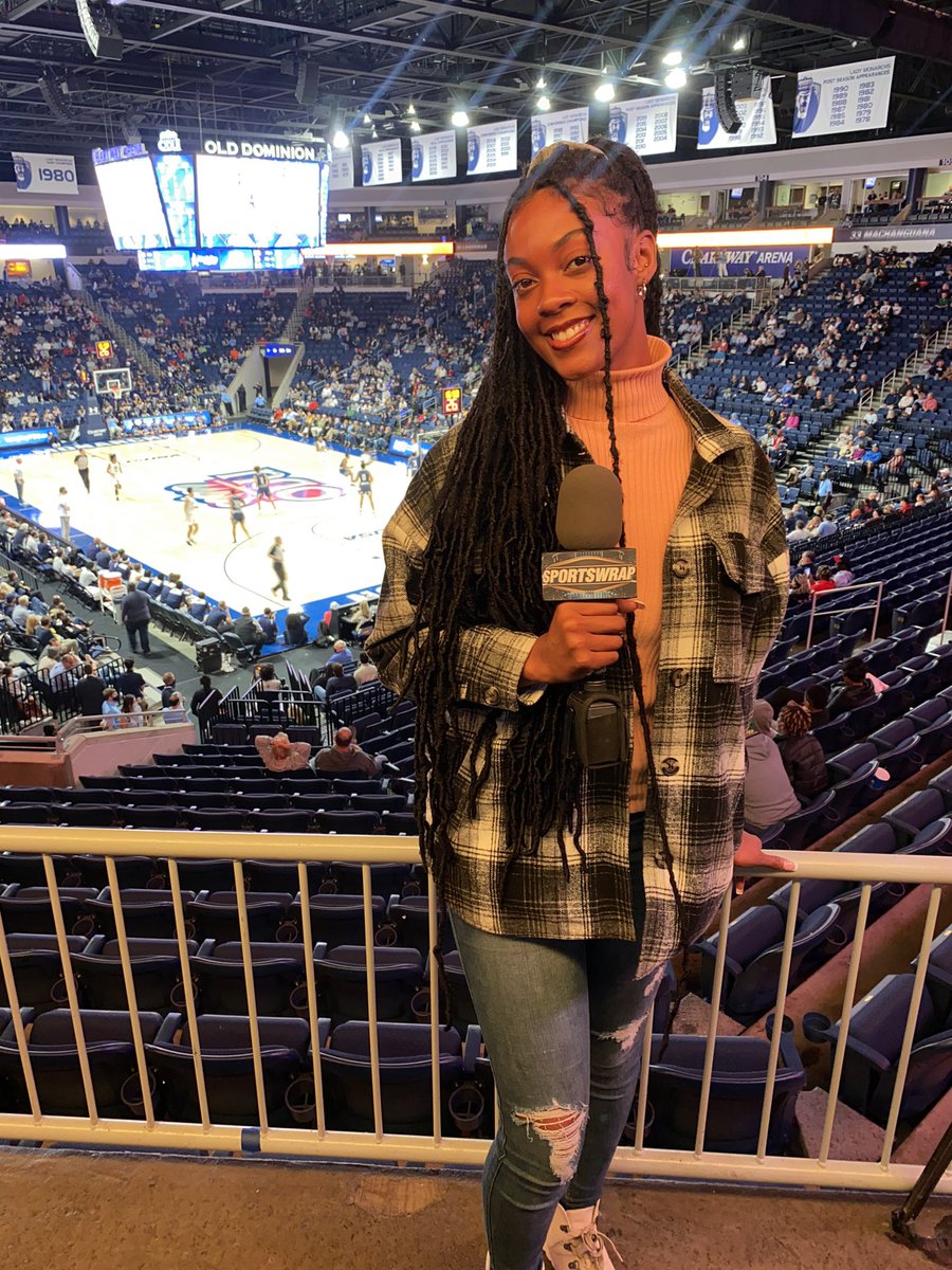 AmirMassenburg's tweet photo. Tonight at ODU’s season opener w/ @CraigLoperWAVY it’s officially basketball season🏀🥶 #GoMonarchs 🎉🦁 https://t.co/HBgdltyE5v