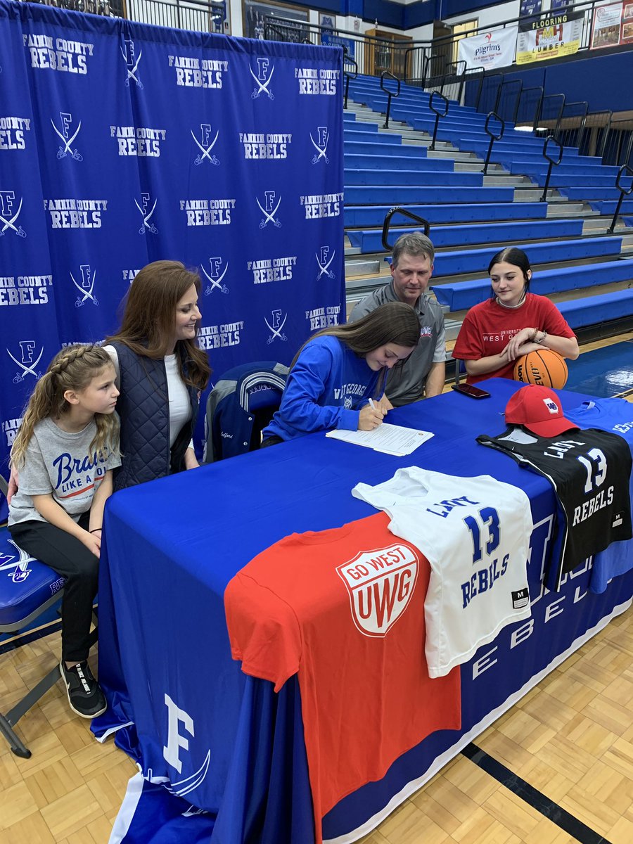 it’s official! #gowest @WolvesWBB