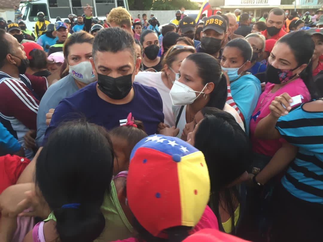 Somos ejemplo de disciplina en @MiCiudadSF. 

Este #21Nov nos mueve el compromiso y lealtad hacia nuestro pueblo. 

Desde la Pq. Francisco Ochoa, decimos presente para garantizar la victoria de la revolución en #SanFrancisco.

#YoSoyDeAqui☀️
¡Juntos Con Am♥️r Hacemos Más!