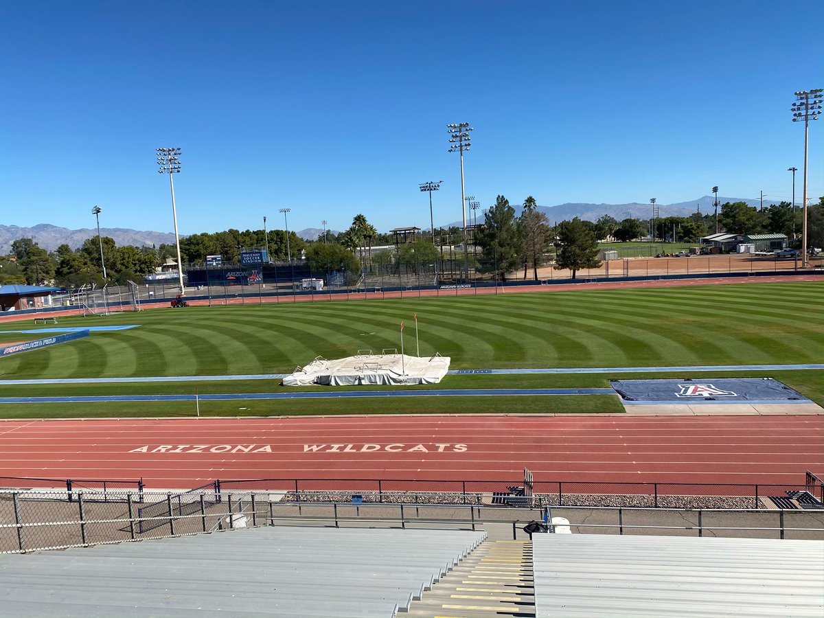 Franchise2121's tweet photo. 😻Love the work Tony and our @uagrounds crew does at the track! Always a work of art 🖼 and always looks amazing! Thank you 🙏🏿 #BearDown #ArizonaTrack https://t.co/jhczifj5Eh