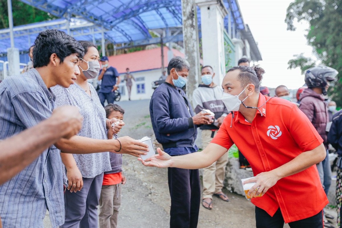 psi_id's tweet photo. Hadir kerja untuk rakyat dijalani dari hari ke hari. Terima kasih kepada semua pihak yang telah mempercayai PSI untuk terus bergerak.
#RiceBoxPSI #HadirKerjaUntukRakyat https://t.co/blLkZdq3pe