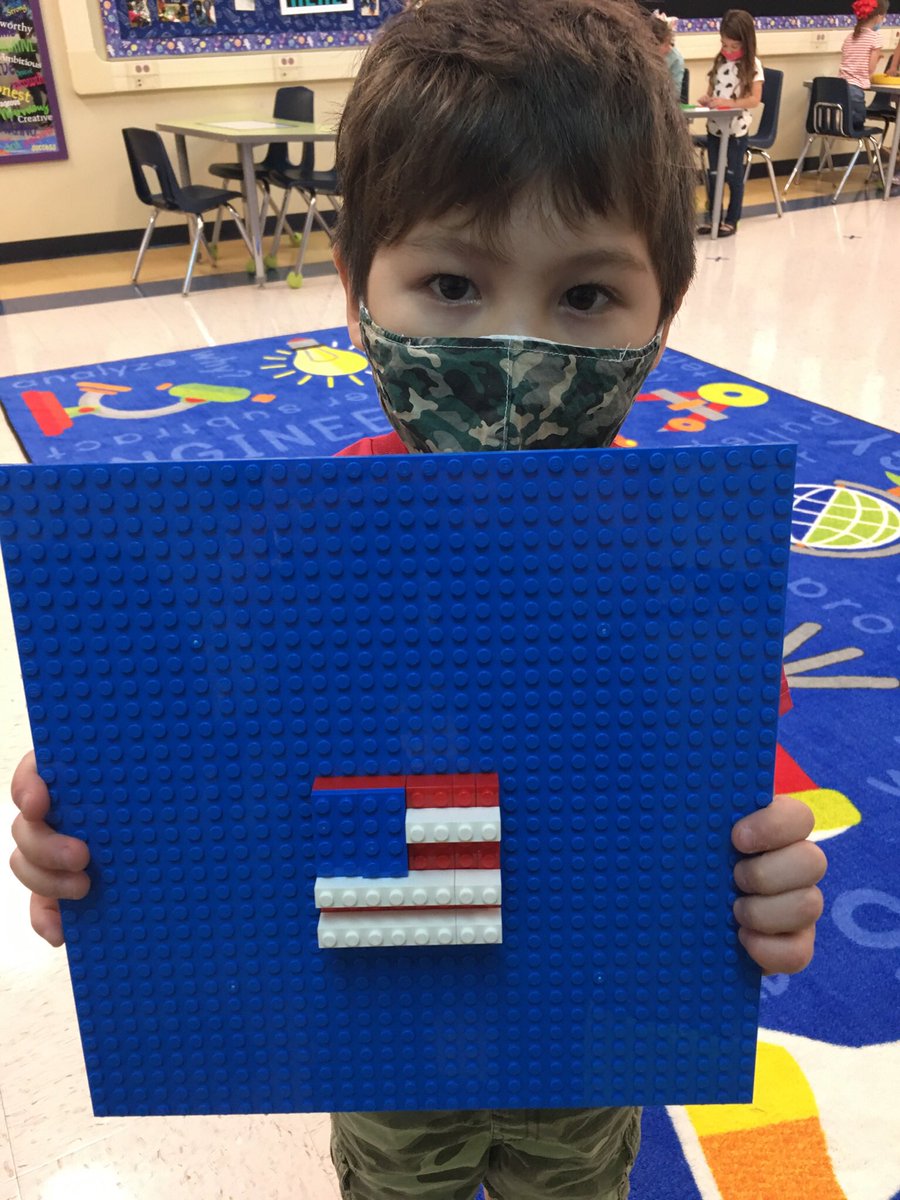 jhudon14's tweet photo. In the #LVESTEMLab students learned about Veterans Day and were challenged to engineer American flags πΊπΈ Letβs thank Veterans EVERY day!! @NISDLeonValley #marriedtoaveteran #18yearsofservice https://t.co/KLdtJy4WS2