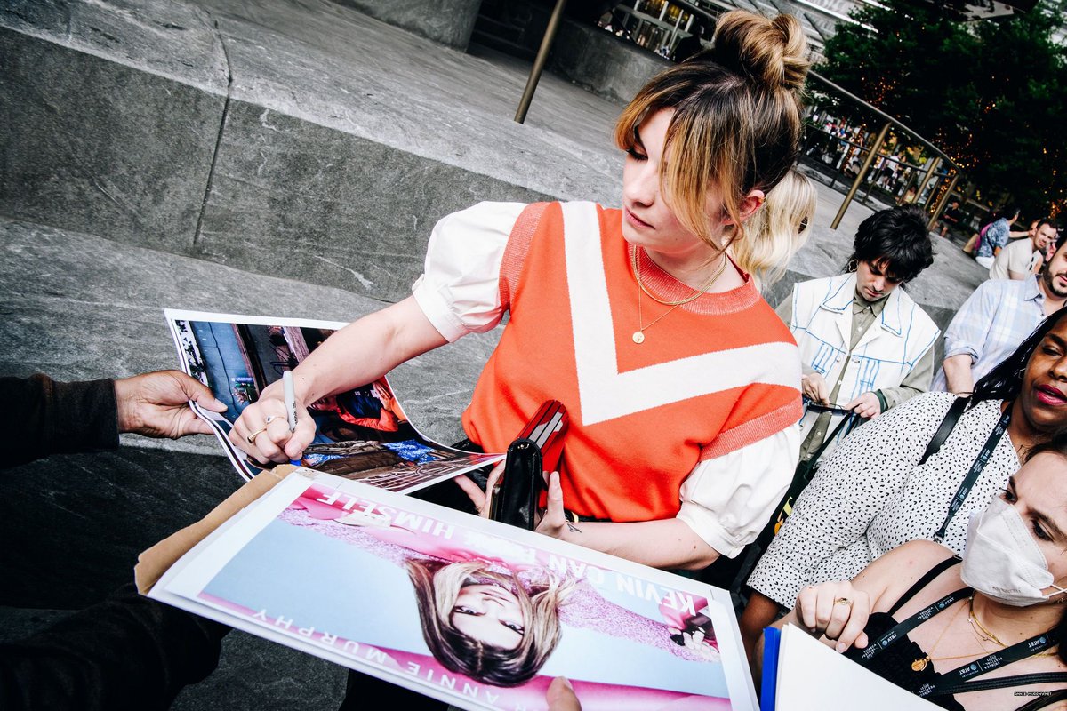 best of annie murphy (@badpostanniem) on Twitter photo 