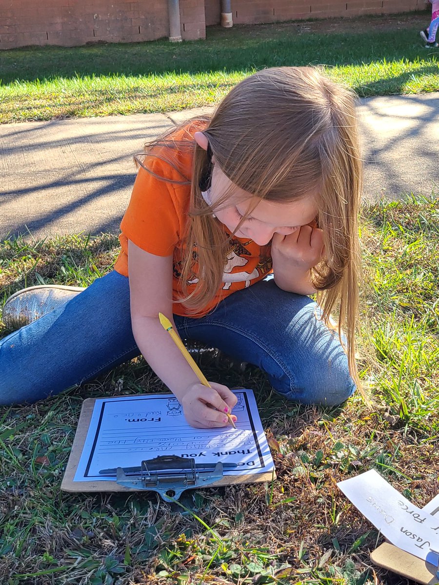 HCPSNC's tweet photo. To say "thank you" to veterans, our schools have spent the short week writing letters to veterans, learning ASL to patriotic songs, honoring fallen veterans w/flags and more. 🇺🇸

Read all about the schools' #VeteransDay activities here: https://t.co/lG3eyEkeM0 https://t.co/itS2pmbF5E