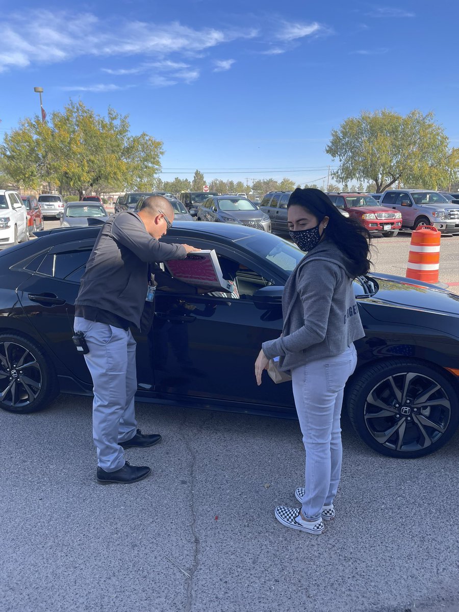 OWright_MHS's tweet photo. To all our @Ensor_MS veteran family and friends, thank you for your service and bravery. I’m so glad we were able to see so many smiling faces during our veteran’s drive-thru breakfast event. @AdsminC @BOrtega_EMS @BPena_EMS #EnsorStrikesBack #TeamSISD https://t.co/byJ0kQzLnC