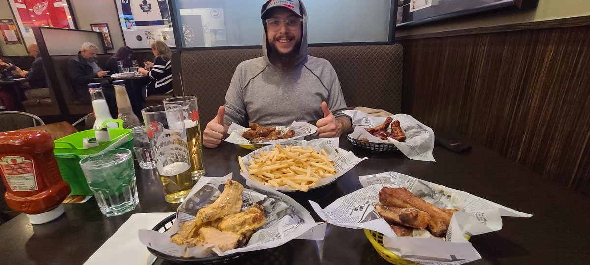 indian1629's tweet photo. One is headed to Boulder CO. for a #archeology conf, the other having ribs, #beer, and #TapTV trivia night, talking stocks and investing, (educating his old man)
Beautiful day, beautiful evening, #lifeisgood #family #blessed #itssnowtime #yxe https://t.co/jjfoE6w3Rd