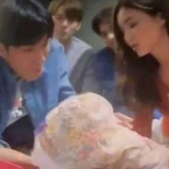 vlog_natalie's tweet photo. Spoiler alert
Boss and pear have a baby
OMG😭
i really want to watch na
#2getherthemovie #winmetawin #bbrightvc #bosspear https://t.co/SXZlnXHdNZ