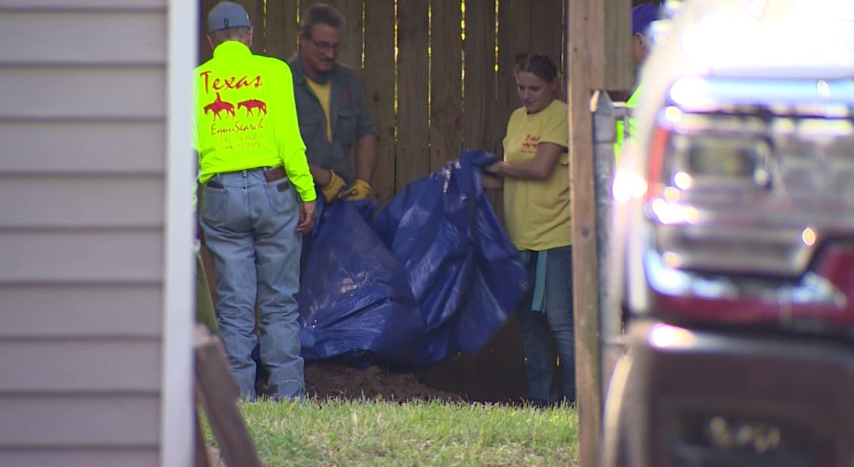 KHOU's tweet image. Search begins in Pasadena for more possible victims of  Houston serial killer known as 'Candy Man' | @xmanwalton  will have update at 10 p.m.
 khou.com/article/news/c…