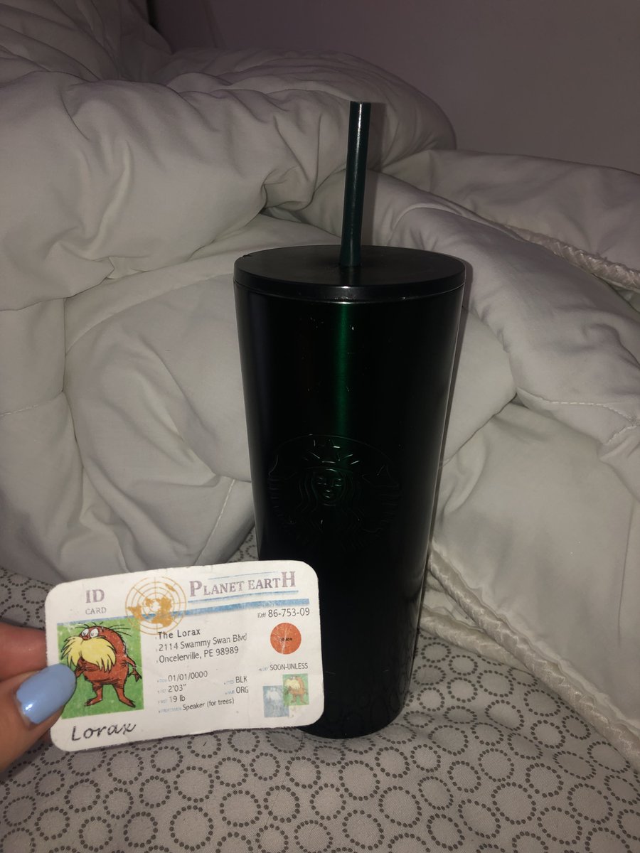 LauerKaitlin's tweet photo. I use this reusable water bottle in and out of school every day. This not only helps keep me hydrated but also helps to prevent plastic waste in landfills, lakes, and oceans. #apeswater @franklinlorax https://t.co/DZpLdThxva