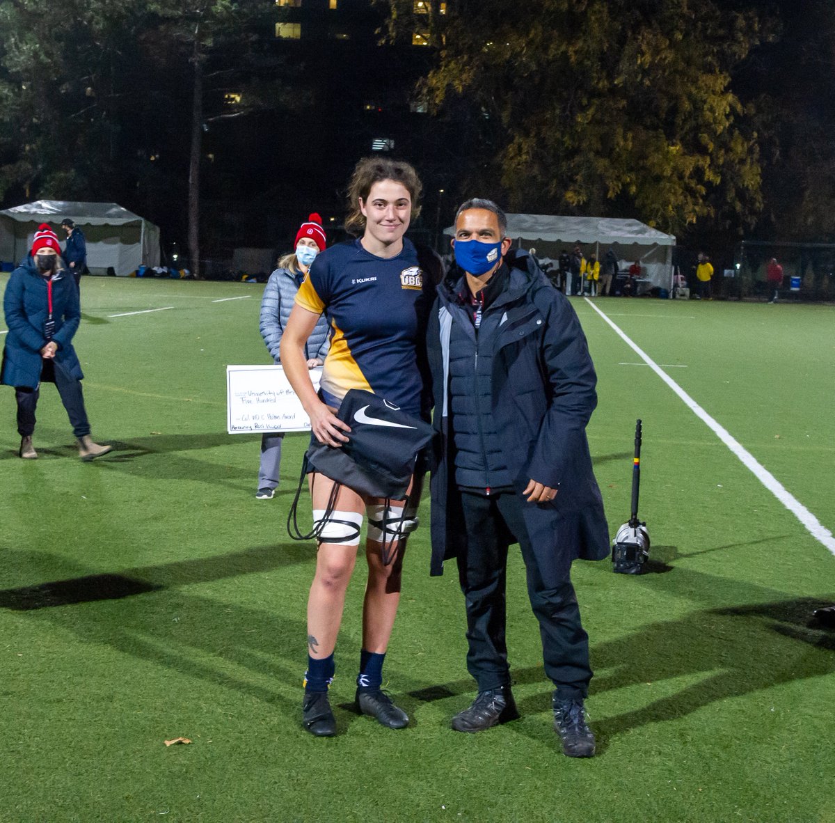 U SPORTS Rugby (@usports_rugby) on Twitter photo 🏉 Congratulations to our <a href="/NikeTeamCanada/">Nike Team - Canada</a> quarterfinal 4 Players of the Game!
<a href="/queensgaels/">Queen's Gaels</a>: Sophie De Goede
<a href="/ubctbirds/">UBC Thunderbirds</a>: Emma Feldinger
#ChaseTheGlory | #ViserHaut 🏉 Congratulations to our <a href="/NikeTeamCanada/">Nike Team - Canada</a> quarterfinal 4 Players of the Game!
<a href="/queensgaels/">Queen's Gaels</a>: Sophie De Goede
<a href="/ubctbirds/">UBC Thunderbirds</a>: Emma Feldinger
#ChaseTheGlory | #ViserHaut
