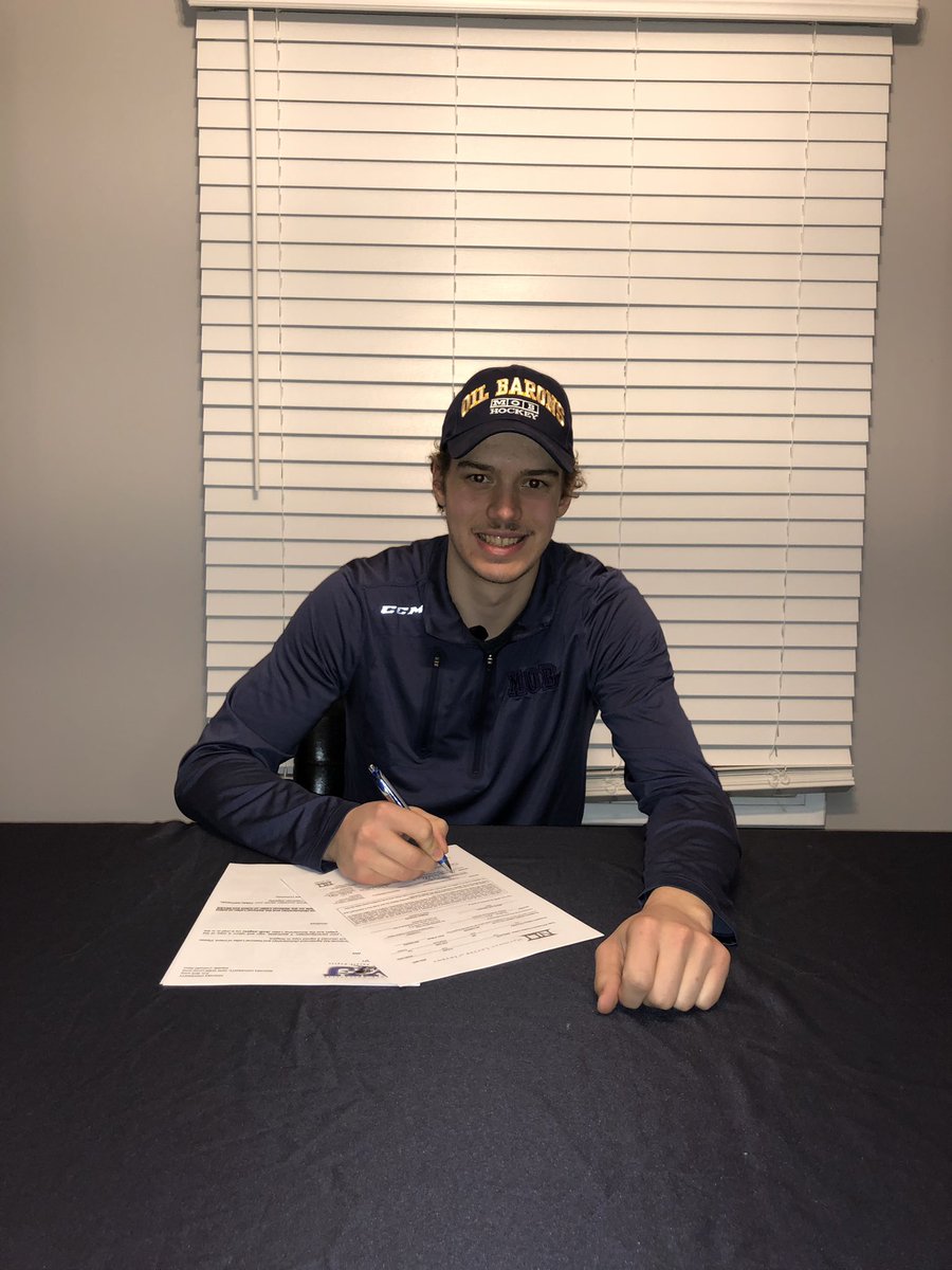 I am extremely excited to make it official! <a href="/NiagaraMHKY/">Niagara University Men's Hockey</a> #UNCOMMON