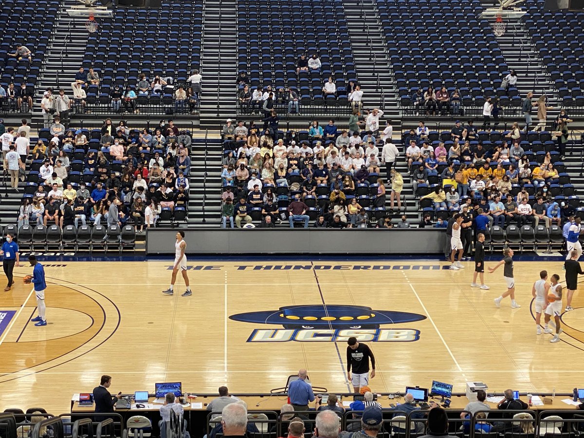 fallvideoteam's tweet photo. Join Fall Productions as @MaxKelton and Jerry Pimm bring you UCSB Men’s basketball vs SFSU. Tip off at 7:00 pm.
#FallProductions
#Fallvideoteam
#UCSBMensBasketball https://t.co/rWWe51At0u
