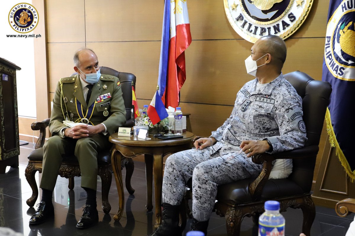 Philippine_Navy's tweet photo. 🇵🇭🤝🇪🇸 | PH Navy welcomes visiting Spanish defense attaché, fosters strong bilateral ties
                 
Read more: https://t.co/c6oFpesLSH

#ModernandMultiCapablePHNavy 
#AFPyoucanTRUST https://t.co/4mvwQJbrzM