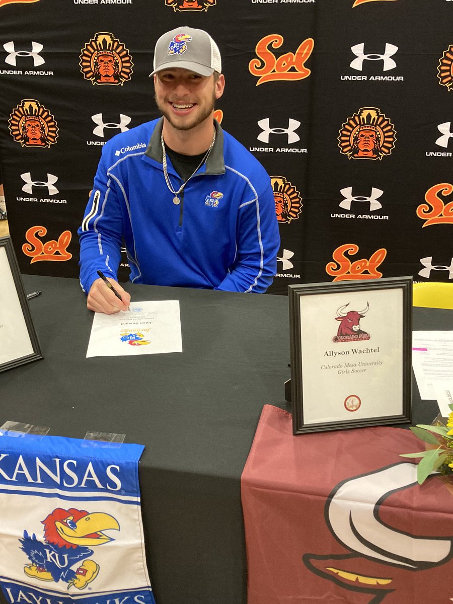 AthleticsAztec's tweet image. Jalen Seward signed his National Letter of Intent to play baseball for the University of Kansas Jayhawks! Congrats Jalen! #BleedOrange #alwaysanaztec #mydaughterisawildcat