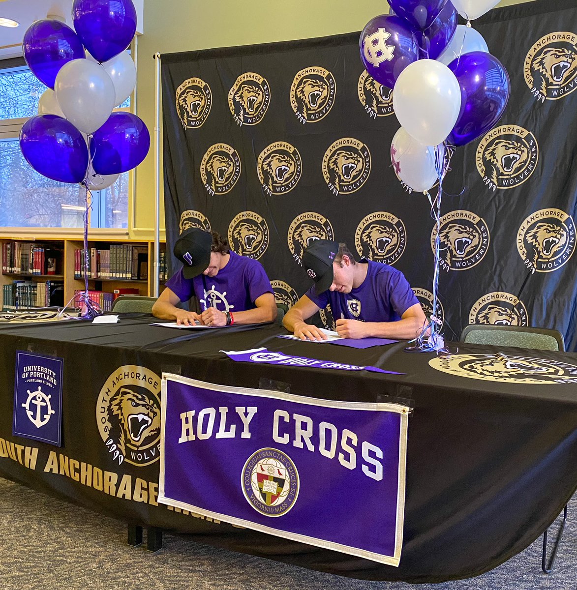south_b_ball's tweet image. Congratulations to two of our very own who signed their letters of intent to play D1 baseball today! Curtis Hebert (@PortlandBSB) and Oliver Brown (@HCrossBaseball ) #gosouth!