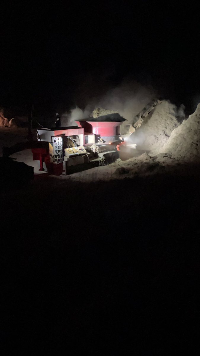 Night is young yet. Between breakdowns, and the damn wind, i will prevail this week. Cowchow Wednesday pushes on. #Olebusty #cowchow #grindemifyougotem