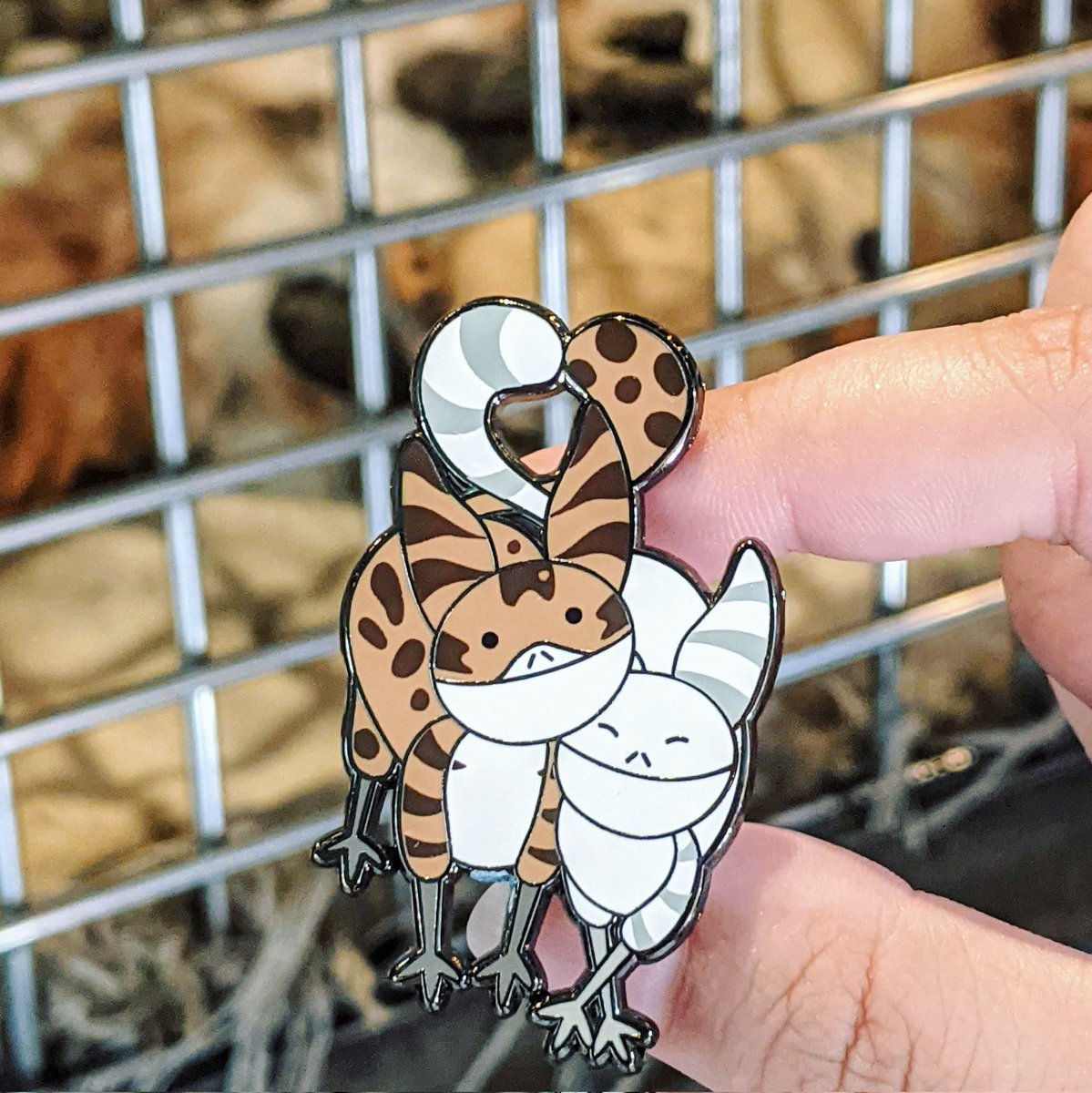 hans_pins's tweet photo. Loth cats are my all time favorite Star Wars creature! What's yours?
Pin available on Etsy. #Batuu #CreatureStall #StarWarsRebels https://t.co/LVJBZq04Pz