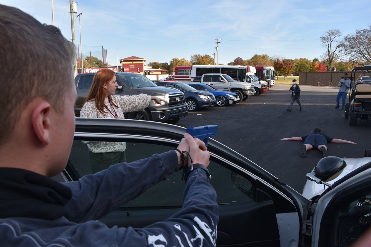 starrett_ms's tweet photo. Okay, how cool are these pics? Shoutout to Mr. Picklesimer and his class for coming and snapping these! Also, just to brag on my CJ1s, all have showed amazing improvement in their skills over the last couple weeks. Feeling good going to competition tomorrow!❤️💛 #hotelmotel #cte https://t.co/JANgDD89wh