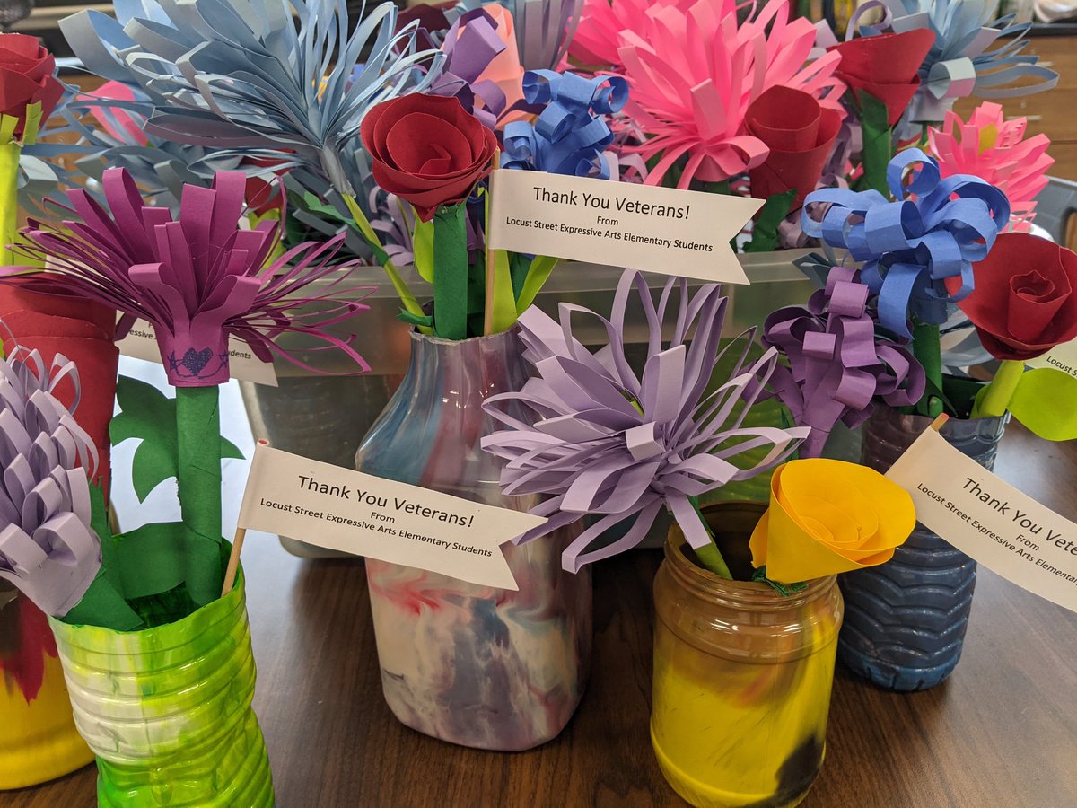 LClarkLSEarts's tweet photo. Today we delivered 24 beautiful bouquets of flowers, made by our 2nd &amp; 4th graders out of painted recycled containers &amp; construction paper to the Veterans' Hospital. 
Thank you, Veterans! 
@LSEArts @VAColumbiaMO @LaceyLSEArts @KolLSEArts @GuiseLSEArts @HelmLSEArts @donohoLSEArts https://t.co/GpyBSBvPbu
