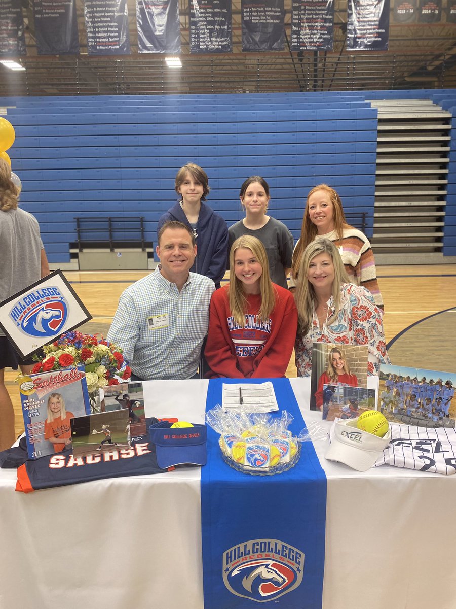 ExcelEliteBurns's tweet photo. Congrats to our # 25 Emma Patton &amp; her family! Signed her NLI today to Hill College today!!! We are so very excited for you!! #excelelite https://t.co/5f5r62W1cy