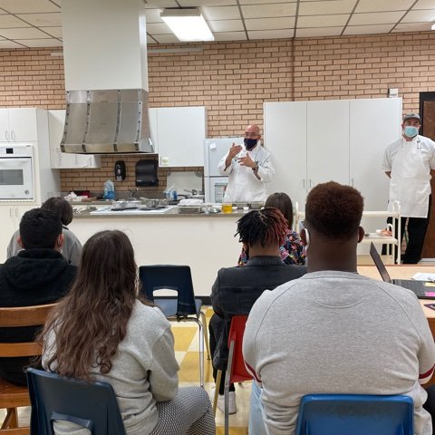 CTE_HuntHS's tweet photo. Chef Bishop from @wccwilsonnc treated Mrs. Boykin's Foods I and II students to a cooking demonstration in our newly remodeled kitchen. He displays and explains his plate presentation below. #HappyCareerDevelopmentMonth @WilsonSchoolsNC @Hunt_High_NC @CTEforNC https://t.co/6inHFlq2Ah