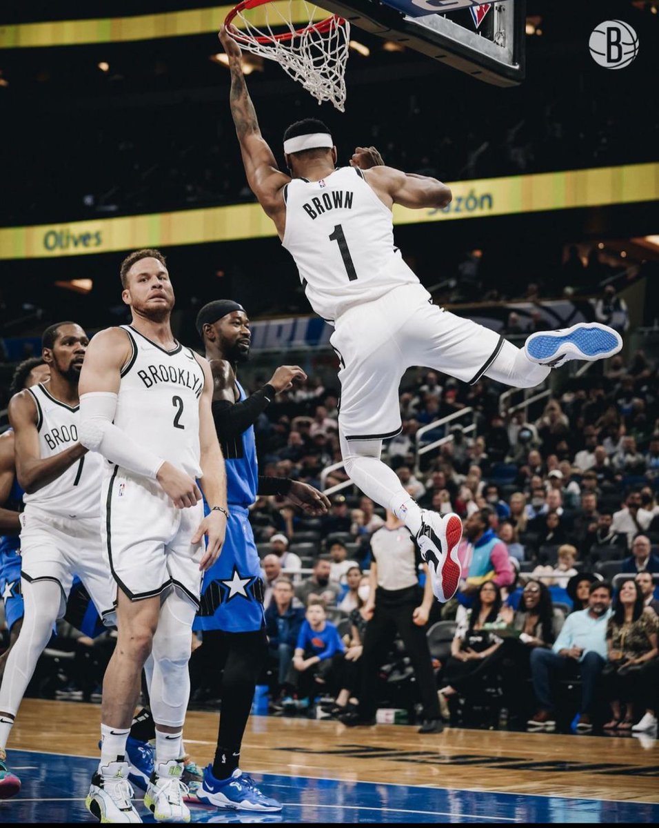 HumoBasket's tweet image. Brooklyn Nets ganó 123-90 a Orlando Magic en su casa 

James Harden aportó un triple doble: 17pts 11reb y 11asis. Ahora tienen un récord de 8-4