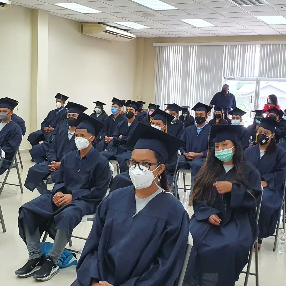 osmanma05625570's tweet photo. Hoy con gran satisfacción gracias al apoyo del #GobiernodeHonduras por medio del @infophn 340 participantes en diferentes áreas técnicas culminaron su carreras técnicas con Apoyo del centro básico #caderh #camaradecomerciodeatlantida 
#projoven otros actores terminaron con exito https://t.co/ZaAqkO9oWj