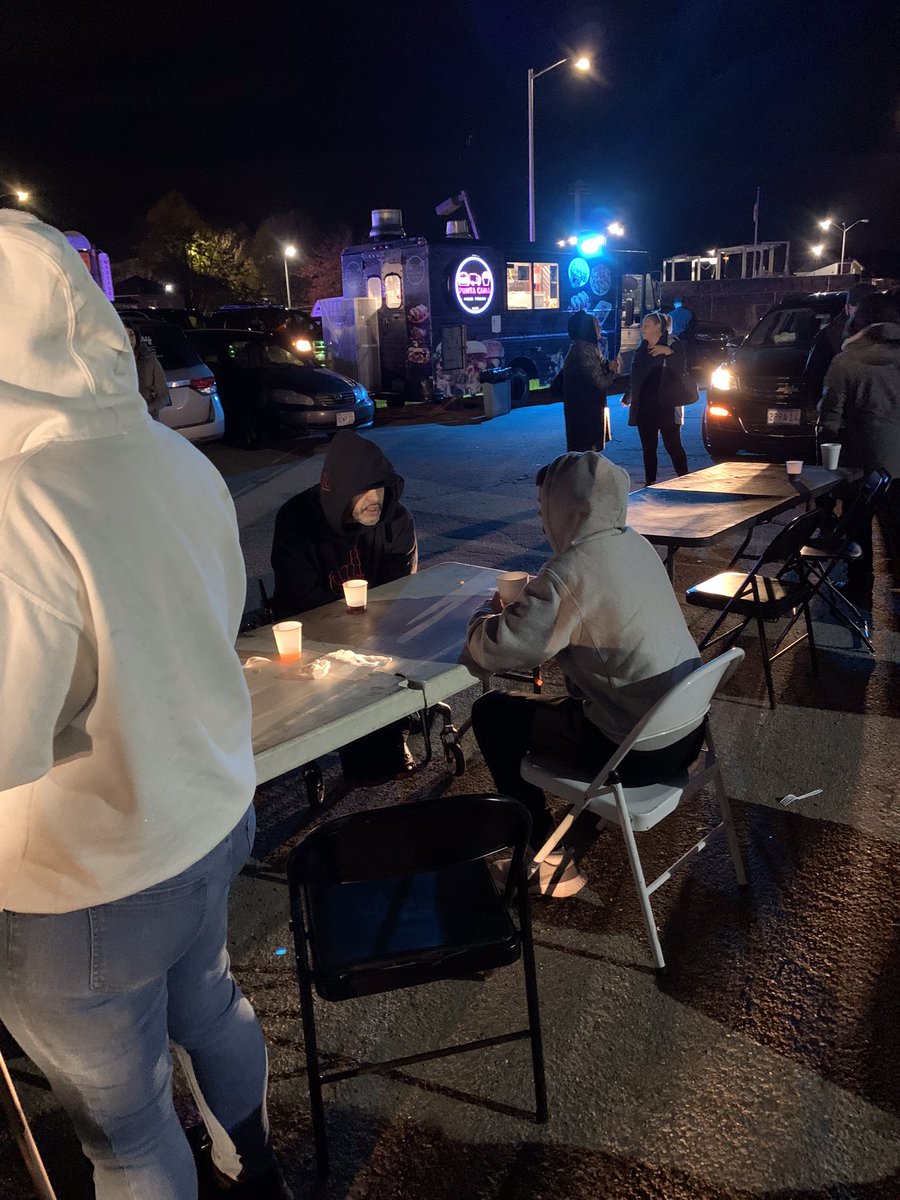 Special night for our program. Thank you to <a href="/TheMovementFam1/">TheMovementFamily</a> and <a href="/MichaelGorman4/">Michael Gorman</a> for having us! Powerful experience. Only negative was our 0-5 combined record in the Connect 4 tourney…

#BiggerThan🏀
#RepTheT 😤🏀💯🔒