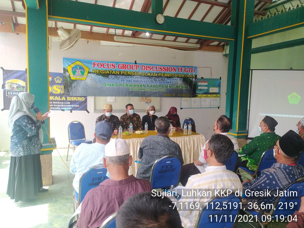 Sujiari3's tweet photo. (11-11-2022). Sujiari, https://t.co/QnCdqOT1Hr, S.Pi  Luhkan KKP di Gresik Jatim

FGD Kegiatan Pengelolaan Pembudidayaan Ikan, di Desa Wadak Lor, Duduksampeyan, Gresik
Hadir : Dinas Perikanan, DPRD Komisi II, Pembudidaya Ikan

#GiatLuhkanSatminkalBWI
@puslatluhkp 

SALAM SEHAT https://t.co/aSUJUoMFCy