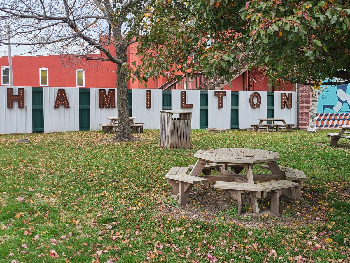 CenterRHI's tweet image. Find your happy in Hamilton, MO.  Celebrating entrepreneurship, creativity, and community.  
#rurallife #BioSTL #Missourimade