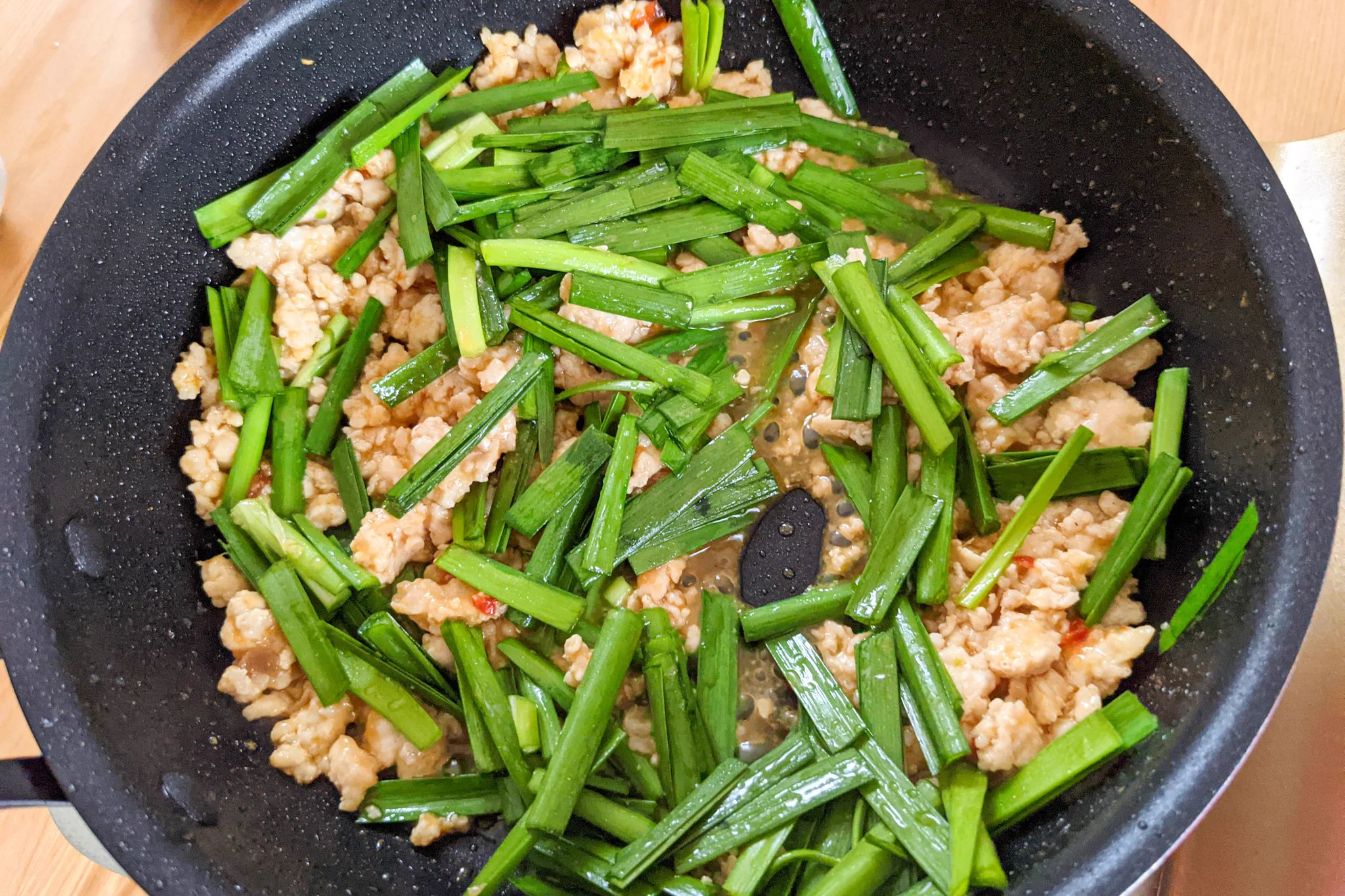 旨辛な味わいがクセになる？！がっつり食べたい気分のときにもぴったりそうな「丼もの」レシピ！