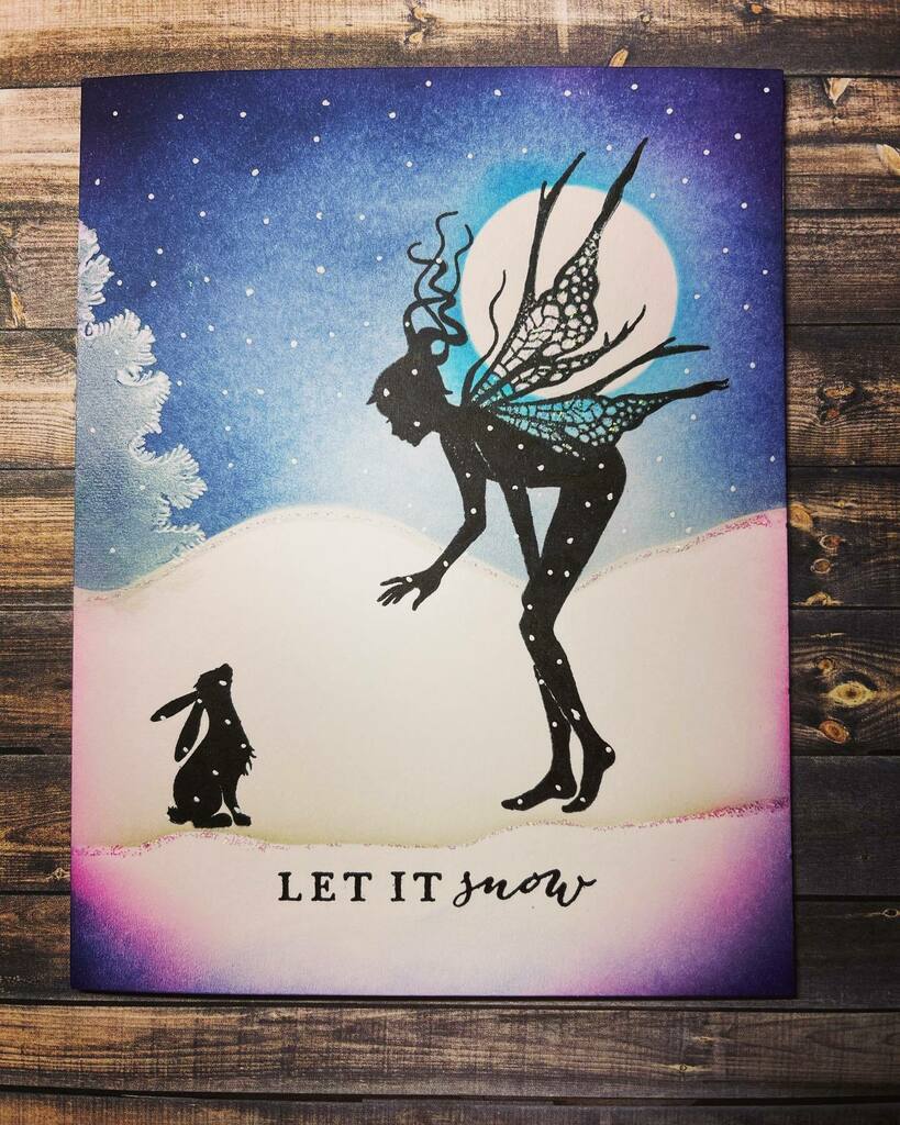 EmeralDQueen's tweet photo. The picture does not make justice to this #magicalcard it does sparkle, the snow the fairy wings #omg is beautiful, I’ve got some #laviniastamps and they are super magical love the #whimsical vive, ofcourse I’ve use #simonhurleyinks for the blending thsi… https://t.co/DF9rk4WwZF https://t.co/6KOQHWuAX1