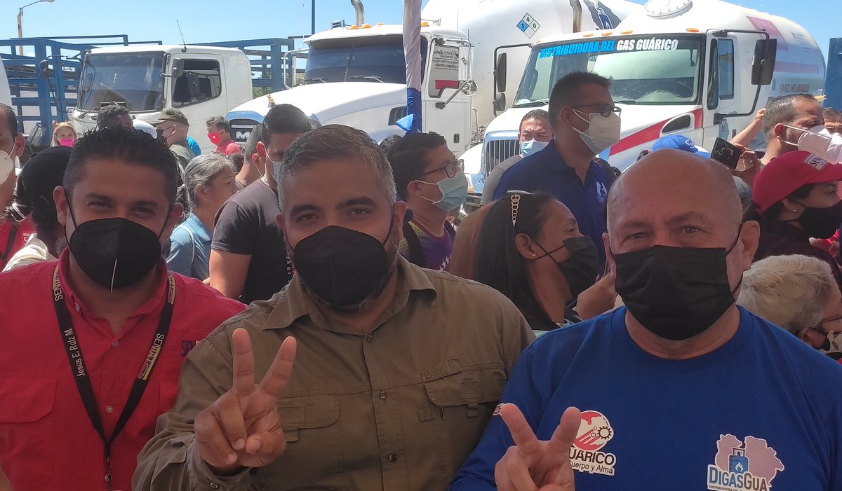 #GestiónParaElPueblo || En nombre del Gobierno Bolivariano, el Gob. del Estado Guárico, <a href="/josemvasquez/">José Vásquez</a>, en compañía del G/D <a href="/Goncalvez211/">José D Goncalvez</a>, inaugurón la plata de llenado de GLP, José Tadeo Monagas, para atender las comunidades de los municipios Monagas y Guaribe.
<a href="/Gob_Guarico/">Gobierno de Guárico</a>
