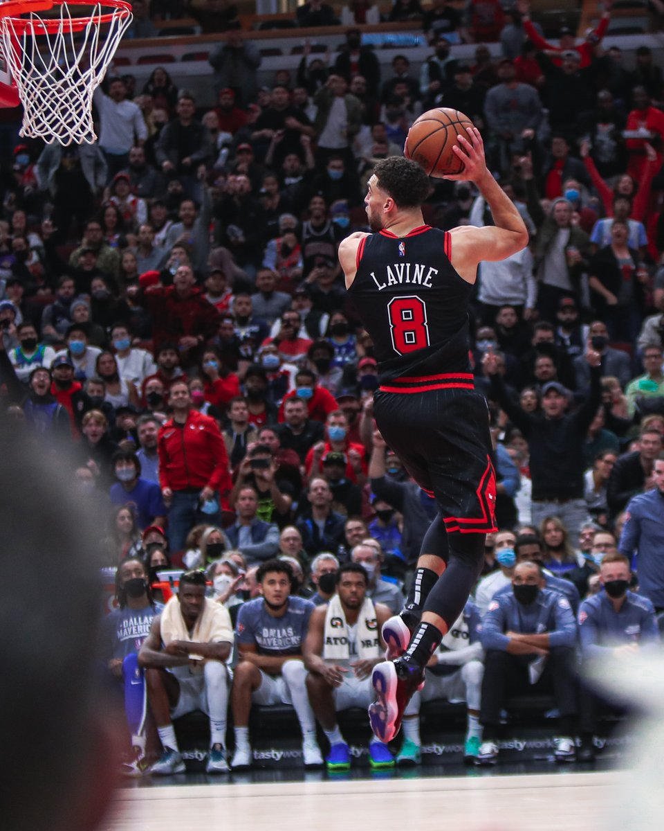 chicagobulls's tweet photo. Put it in the Louvre https://t.co/JsH0rugtRS