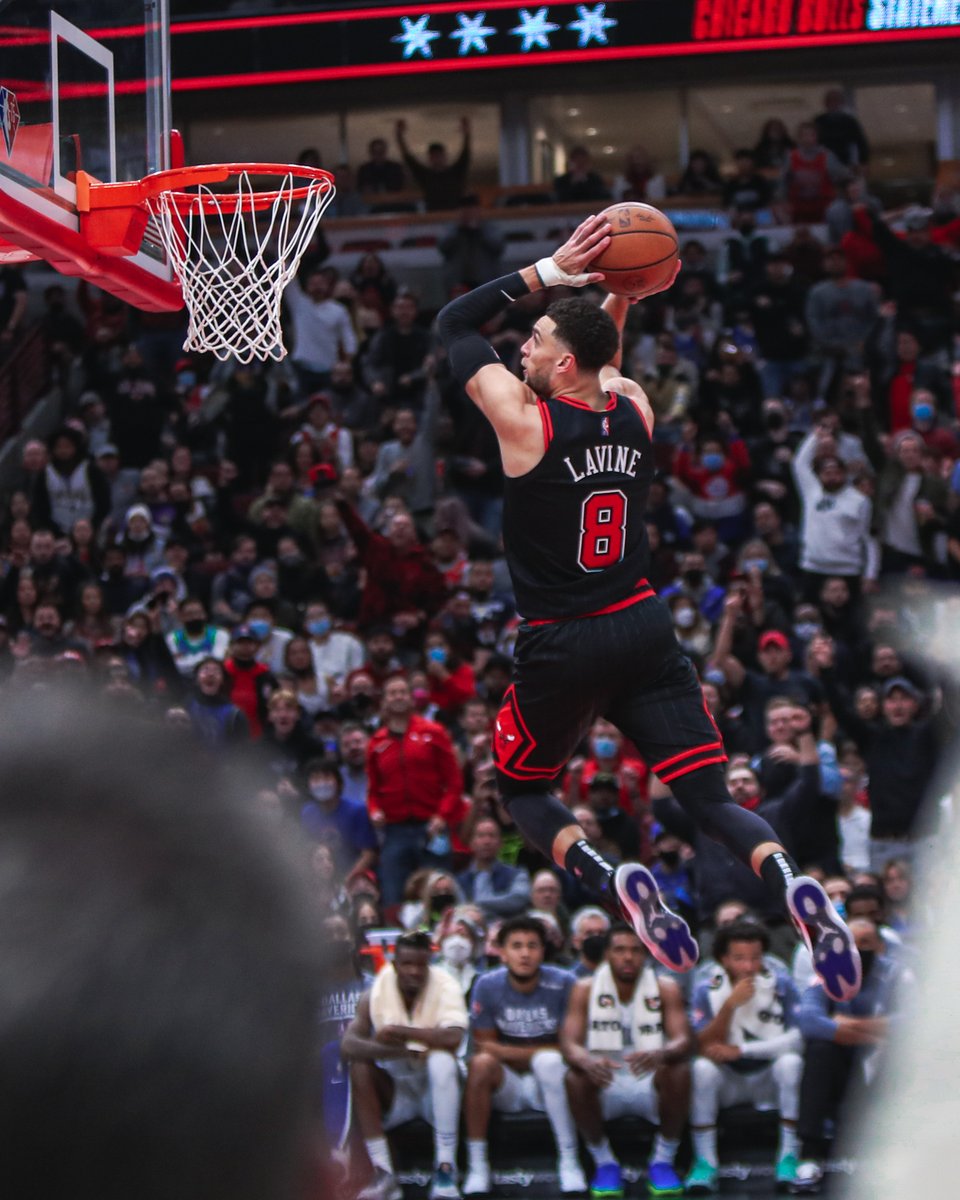 chicagobulls's tweet photo. Put it in the Louvre https://t.co/JsH0rugtRS