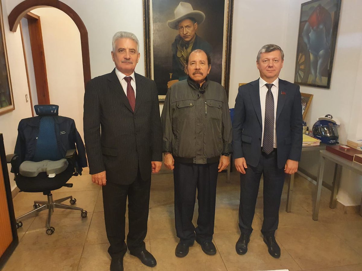 El Presidente de Rusia Vladimir Putin felicitó al Presidente de #Nicaragua Daniel Ortega con la victoria en las elecciones del 7 de noviembre. El mensaje fue entregado personalmente por el Embajador <a href="/akhokholikov1/">Alexander Khokholikov</a>