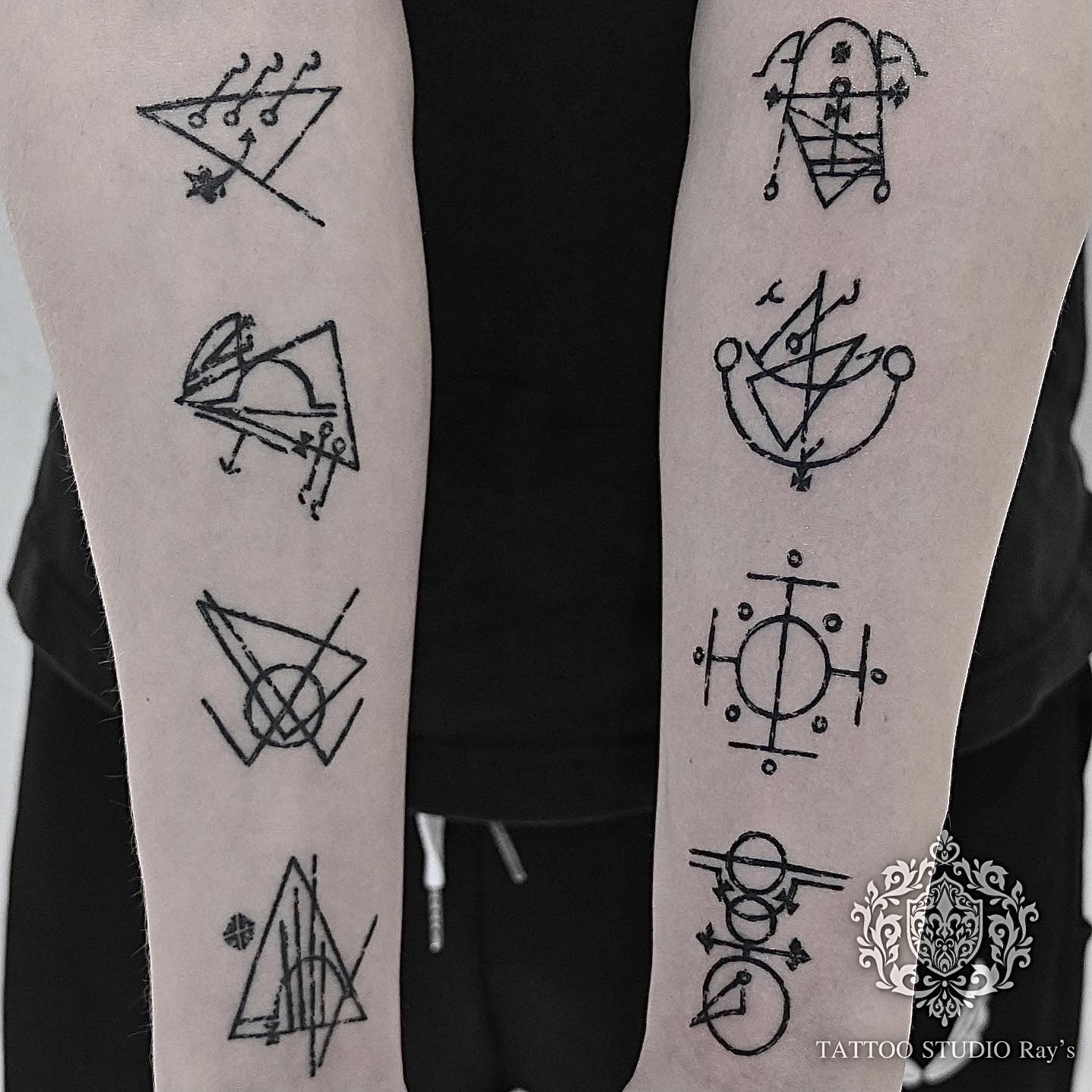 Tattoo Studio Ray S 京都 東京 台北 Symbols Ver 2 Tattooed By Rays Kaori T Co 2c9nj0aykx Twitter