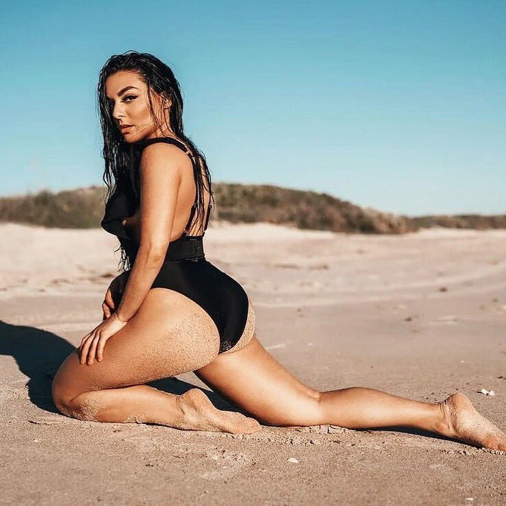wwebabesworld_'s tweet photo. Babe Deonna 😍🤤🍑💦

#wwe #aew #deonna #deonnapurrazzo #deonnapurrazzowwe #alexabliss #beckylynch #sashabanks #nikkibella #rondarousey #charlotte #wwehot #wwehotties #hotwwe #hotwwedivas #wwesexy #wwesexydivas #wwesexyass #sexywwe #sexywwedivas #raw #smackdown #nxt #wwedivas https://t.co/CiE7yyP5F6