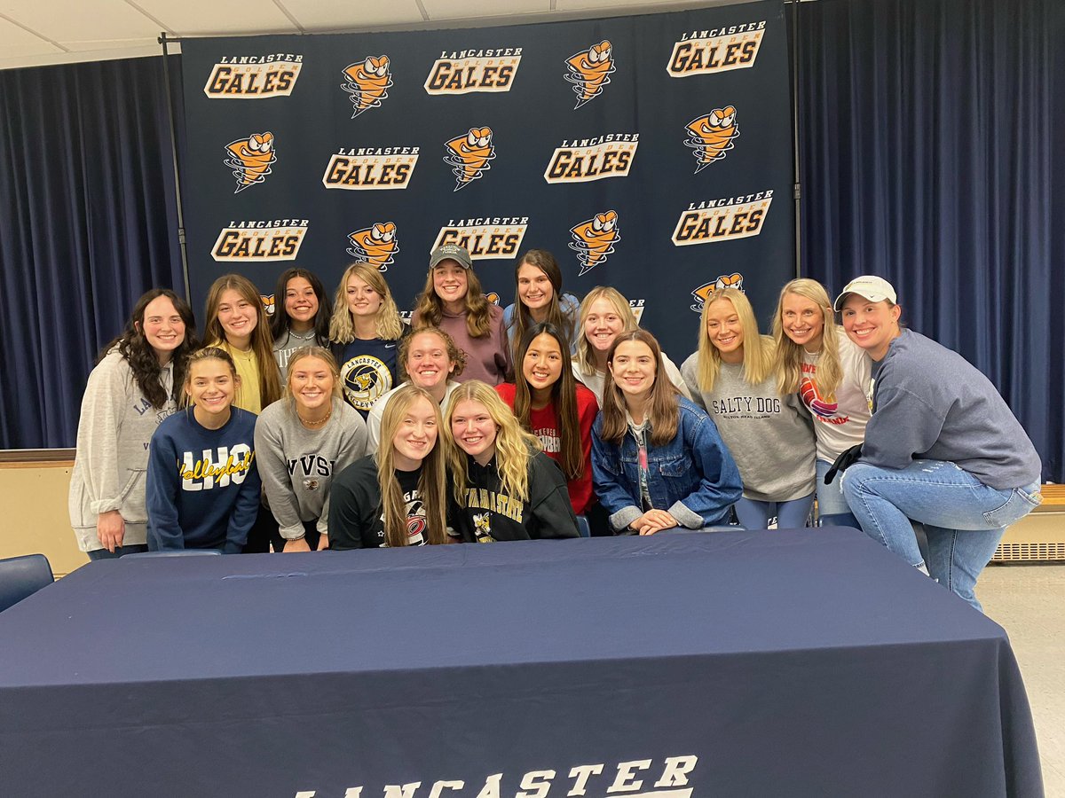 ansleybaker14's tweet photo. Signing Day! Super excited to get the opportunity to play at the next level! #gostate @vbcoachkern @wvsuvolleyball 🖤💛🐝 https://t.co/RhXXf9j3q2