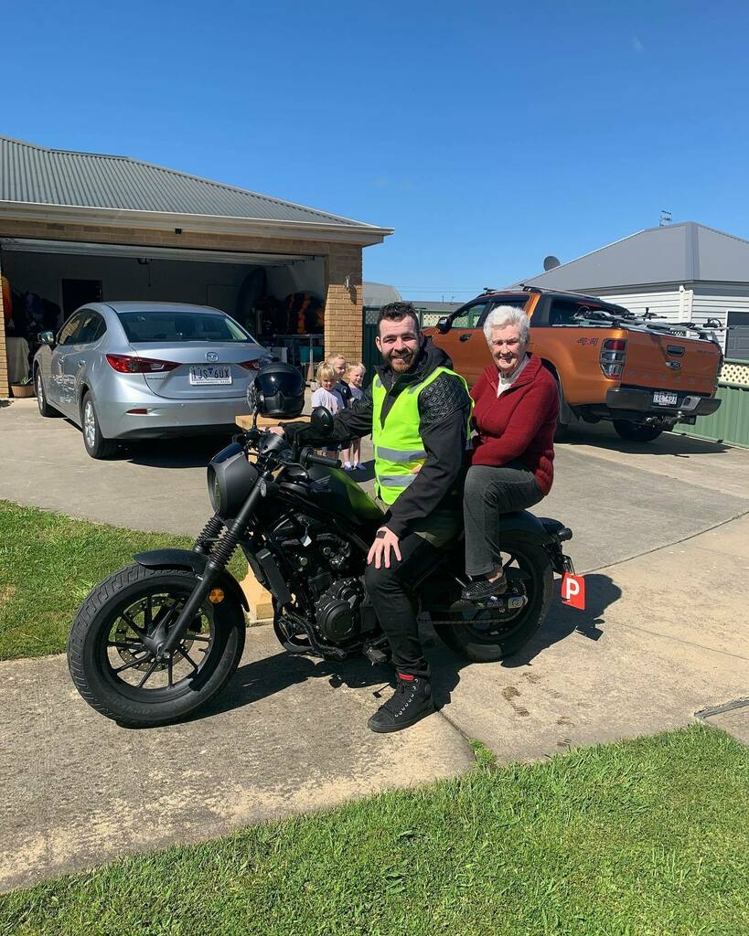 Jazzfridey's tweet photo. How cool is your Nan? #coolnan #fyp #streamer #motorbike #facebookgaming #fbgg #streamerau #becomingaustraliasnexttalkshowhost #jazztheentertainer #thecontentshow https://t.co/hFF98OfrYo