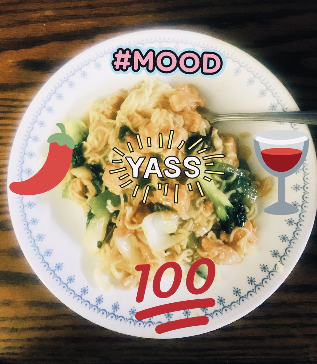 realMJSharma's tweet photo. #MaggieNoodles w/#chicken n #veggies.
#babybokchoy #onions #celery #bellpepper #scallion
#basil #soysauce squeeze of #lemon.
Chicken drenched in #cornstarch, sautéed in #grapeseedoil #paste of #garlic #ginger #thaibird splash of #chickenbroth. 👇🏽
#CookingAtHomeWithJay #FBR https://t.co/1wyPvF04FN