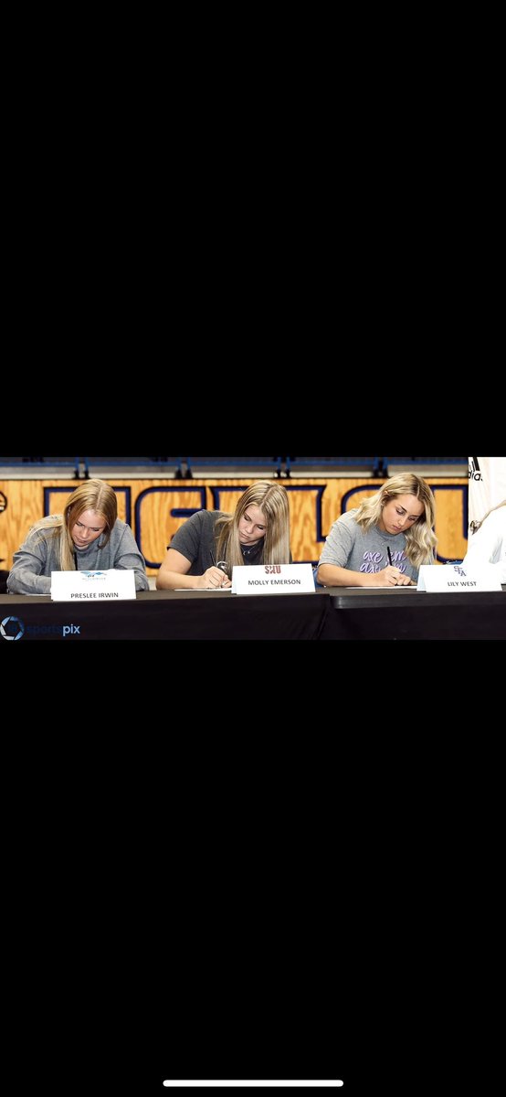 mollyemersonn's tweet photo. it’s official #boltsup @SNUSoftball https://t.co/pNFshoJV7o