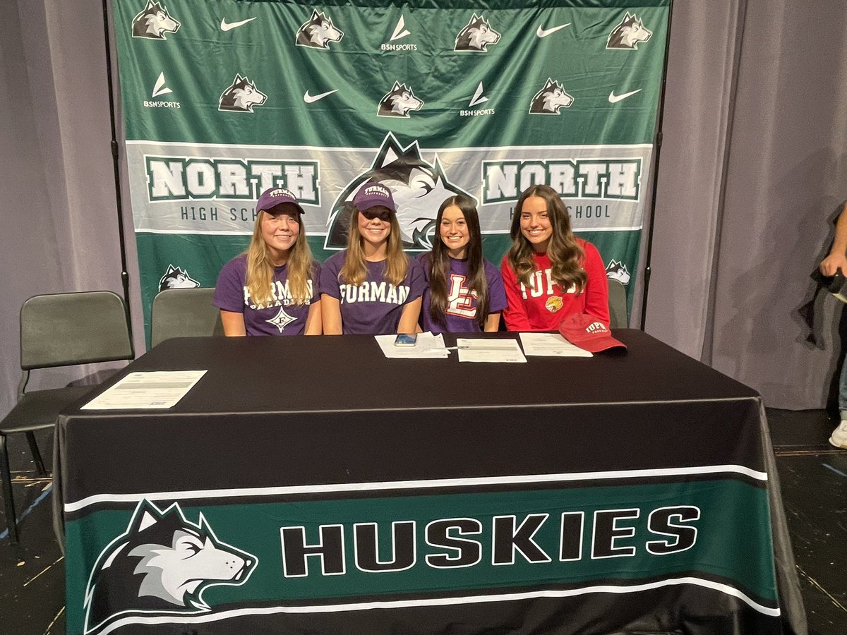 NorthGirlsGolf's tweet photo. SIGNING DAY💚🤍

Faith Johnson: Furman University💜
Chloe Johnson: Furman University💜
Destynie Sheridan: University of Evansville💜
Reagan Sohn: IUPUI❤️

So proud of our seniors! Cannot wait to see what the future has in store for these talented ladies🐾🐺 https://t.co/pNK8KOn1Eq