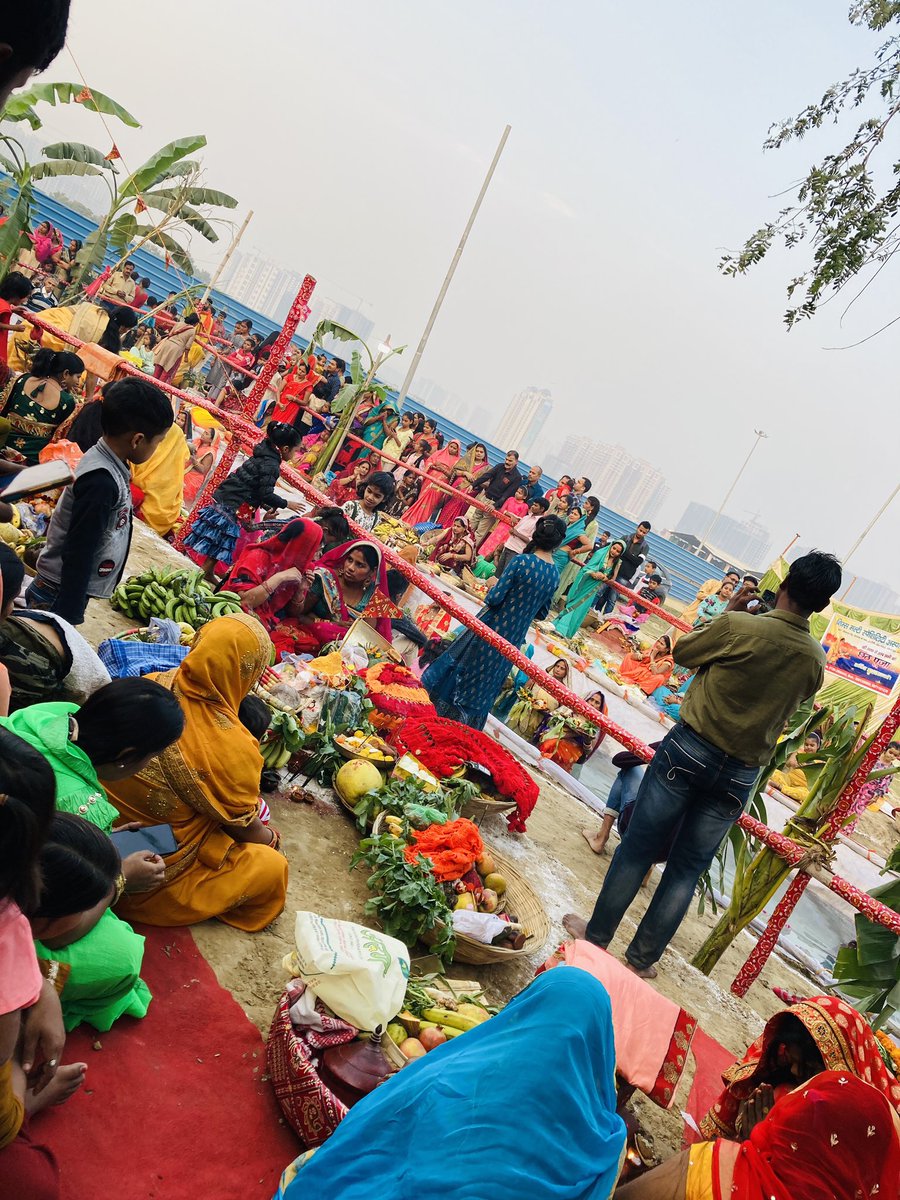 PJMathematics's tweet photo. छट घाट । प्रात: अर्घ्य #ChhathPuja #morning #Trending #thursdaymorning https://t.co/2GnfPrYhHs