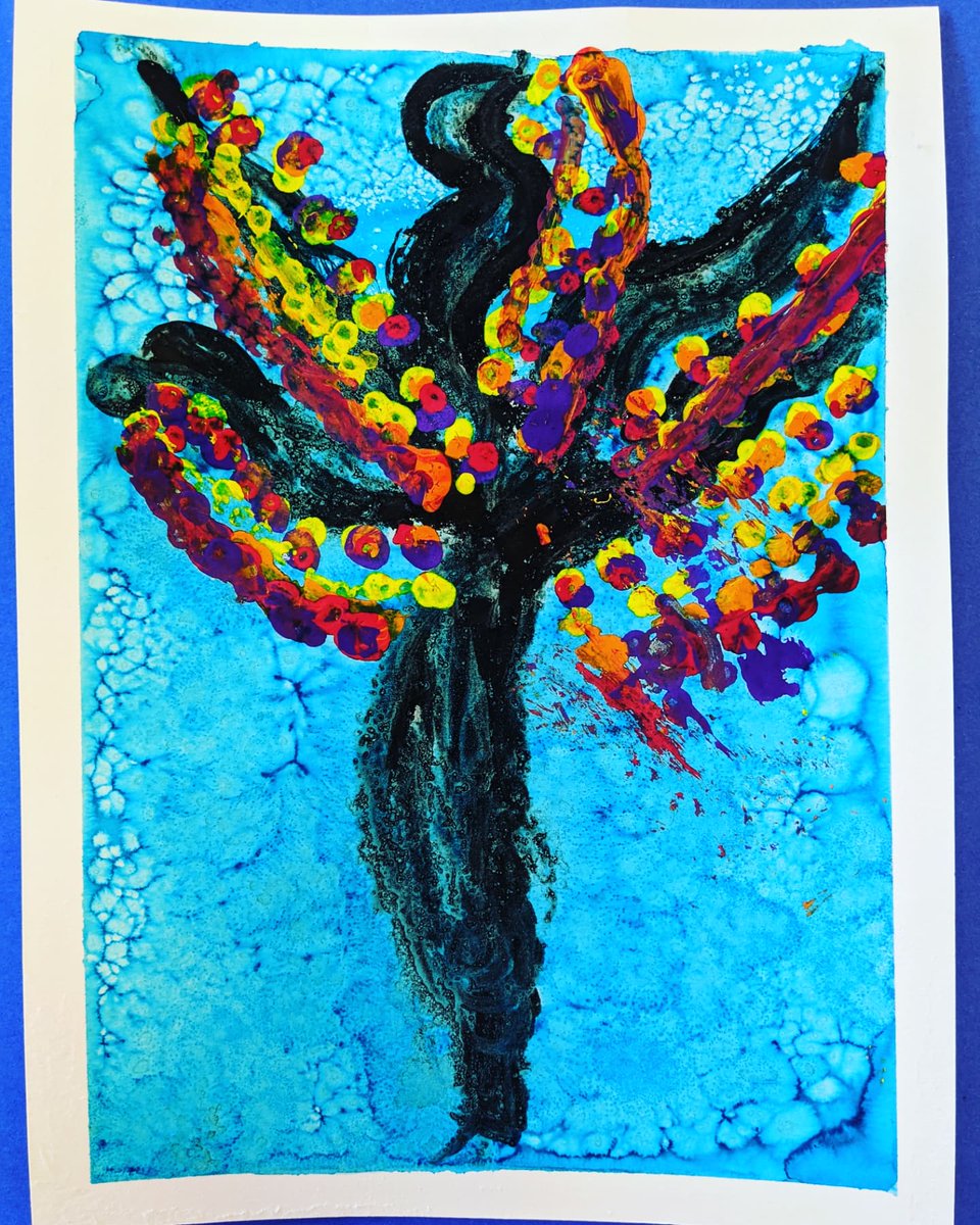 SMocKroom's tweet photo. I love simple themes combined with mixed media. The results are uniquely amazing ❤️
@WinstonCampus @Maxine_Weinman @Ilaea @D15Schools
#arteducation #sped #proudtobe15 #winspired #smockroom #WCJHART https://t.co/1p426O9Lx3