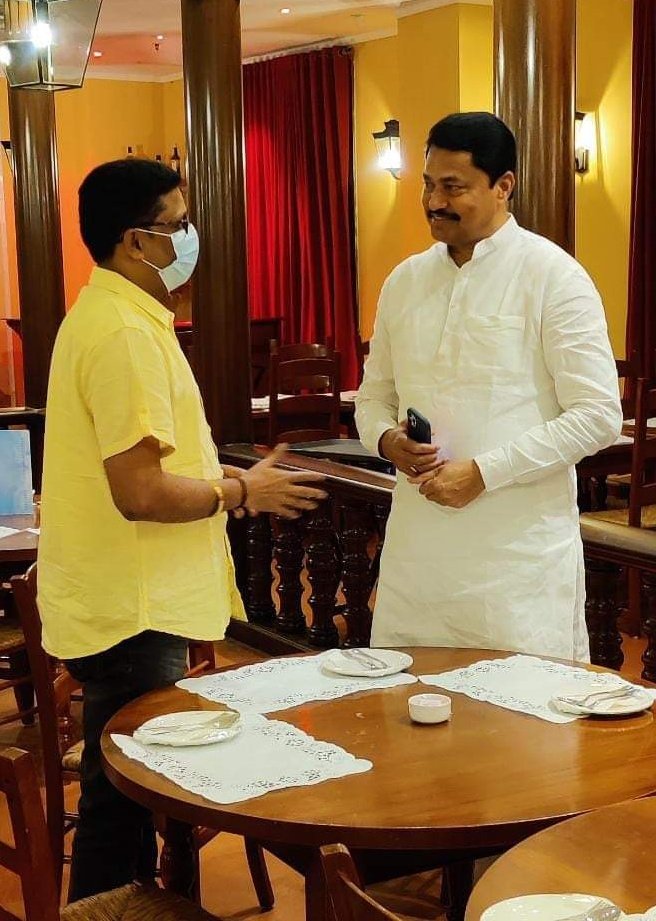 *महाराष्ट्र प्रदेश काँग्रेस अध्यक्ष ‌ श्री. नाना पटोले यांची सदिच्छा भेट घेताना , हँडस ऑफ ऍक्शन चे संस्थापक अध्यक्ष श्री निलेश भोसले ( सर) .
<a href="/AUThackeray/">Aaditya Thackeray</a> <a href="/NileshBhosle18/">Nilesh Bhosle</a> <a href="/AGSawant/">Arvind Sawant</a> <a href="/advanilparab/">Anil Parab</a> <a href="/AhirsachinAhir/">Sachin Ahir</a> <a href="/NarvekarMilind_/">Milind Narvekar</a> <a href="/zeeshan_iyc/">Md</a>