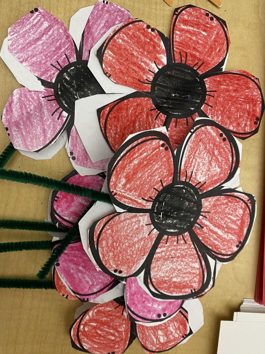 integratedk12's tweet photo. Day 59: 180 Days of Joy 

Joy is creating poppies to honor all of our Veterans! 

Happy Veteran’s Day! 

Thank you to all who have served and are currently serving our country.

https://t.co/V0kGnbaFMy

#integratedk12 #integratedworkshop #VeteransDay #teachertwitter #edutwitter https://t.co/exynZgOrBC