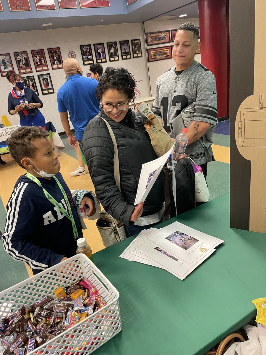 Krente03's tweet photo. El Dorado Feeder Pattern Military Mixer! Great information and entertainment for our military families! 🇺🇸❤️ #TeamSISD #TogetherWeAreOne https://t.co/xftcWMz6lQ